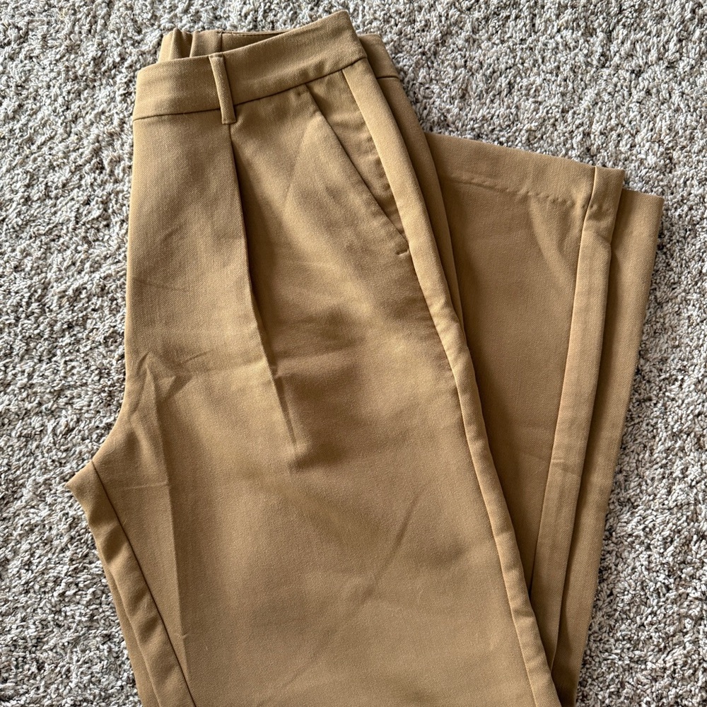 Old Navy Women's Tan Chinos